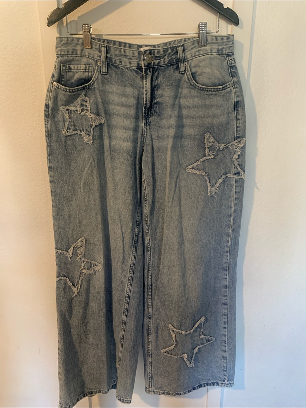 Simple Society Light Wash Star Appliqué Wide-Leg Jeans - Women